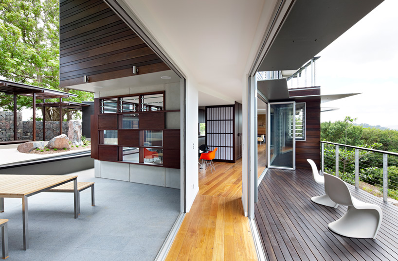 bark design architects maleny glass house mountain house designboom