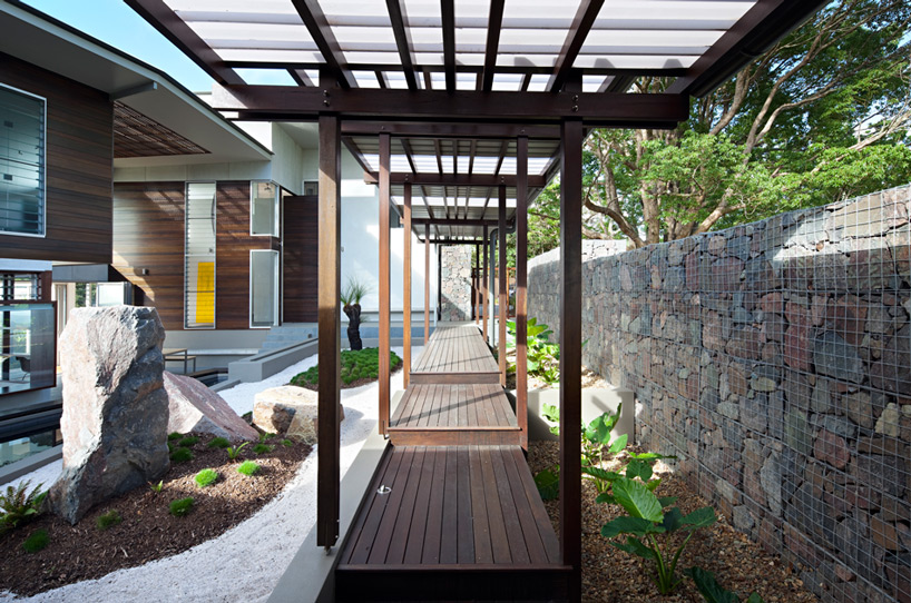 bark design architects maleny glass house mountain house designboom