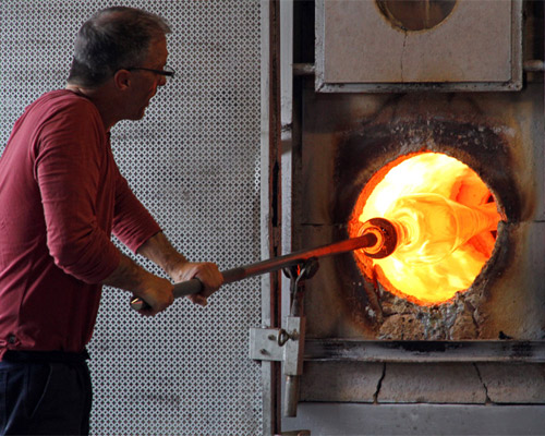 designboom visits carlo moretti's glass factory in murano