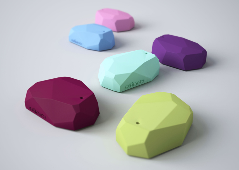 estimote-beacon-nearable-stickers-designboom05
