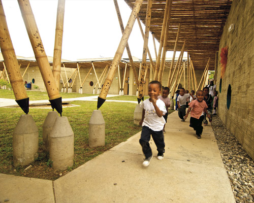 feldman + quinones construct bamboo childhood center in colombia