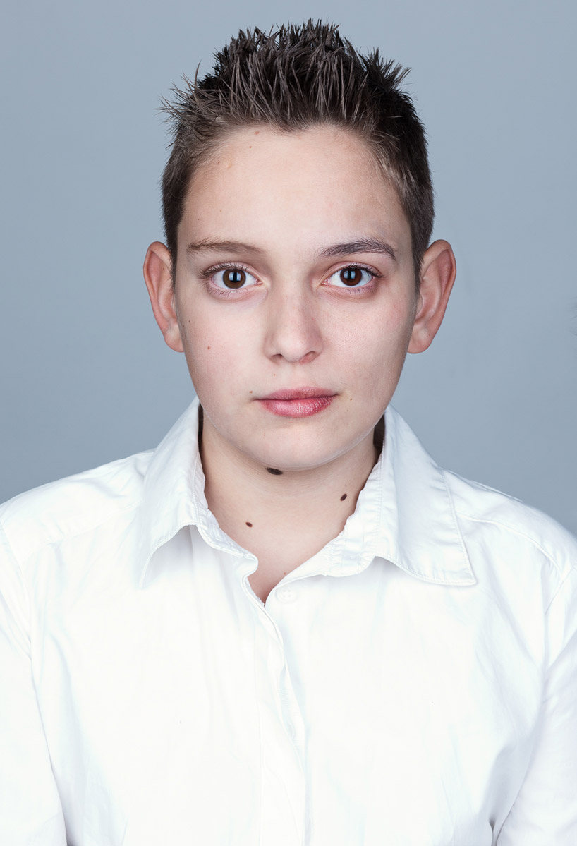 merged portraits of two people reveal similarities between friends + family