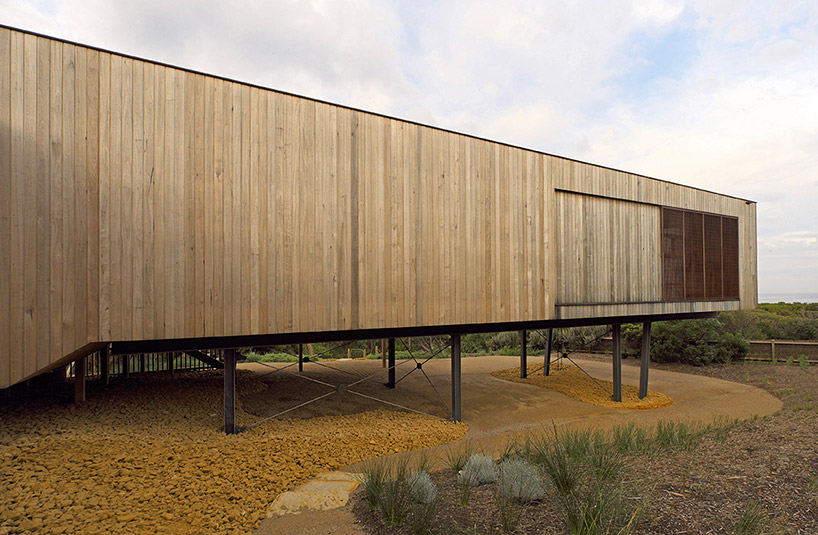 itn architects great ocean road house australia