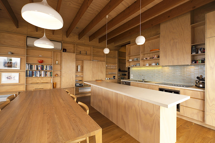 itn architects great ocean road house australia