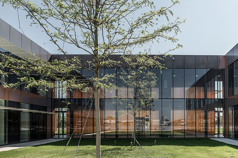 lcr architects labarthe sur lez public school france