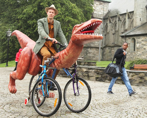 markus moestue travels norway on a self-built dinosaur bike