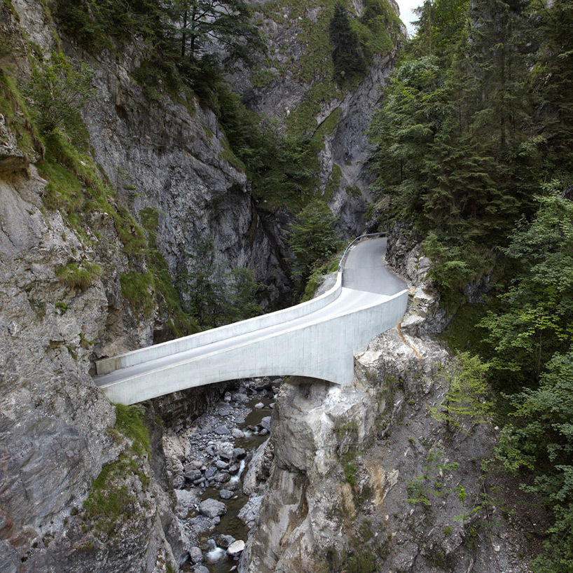 marte marte architekten arches schaufelschlucht bridge in austrian mountains