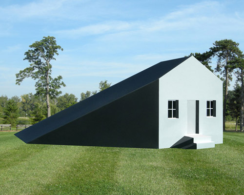 michael jantzen manipulates house based on projected shadows