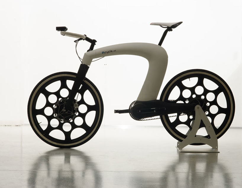 ncycle e-bike features integrated locking, folding and pocket systems