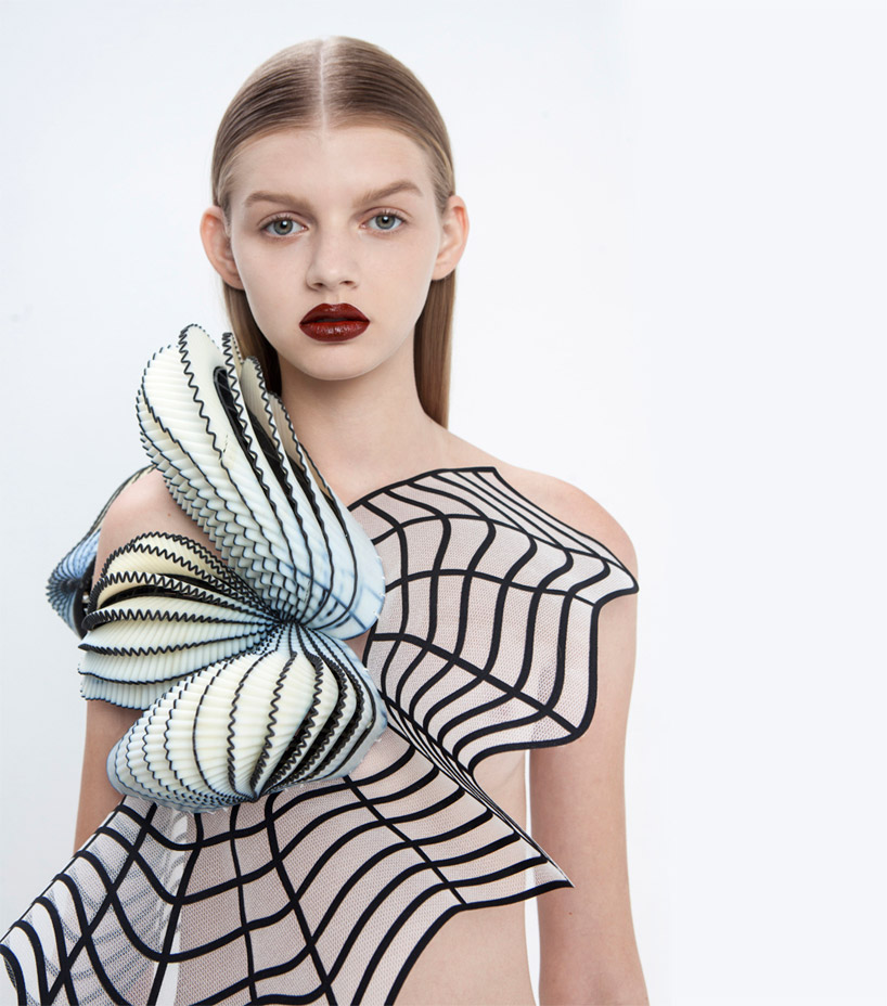 noa raviv uses 3D printed polymers for virtual reality fashion collection