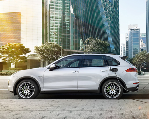 the 2015 porsche cayenne S E-hybrid SUV enables pure electric driving