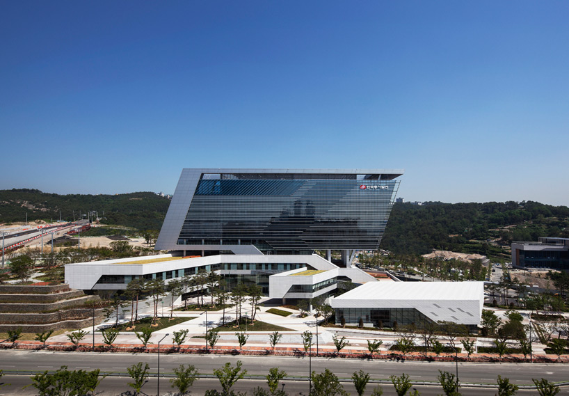 samoo architects engineers korea east west power headquarters designboom