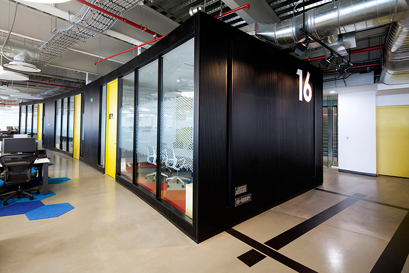 grupo CP corporate interior by space arquitectura + pentágono estudio