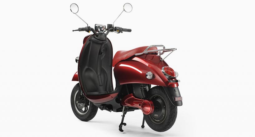 100 km range UNU electric scooter features portable batteries