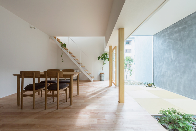 ALTS design office conceals kusatsu house behind windowless wall