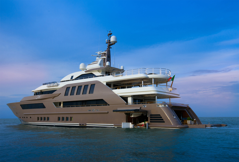 CRN-mega-yachts-j'ade-designboom041
