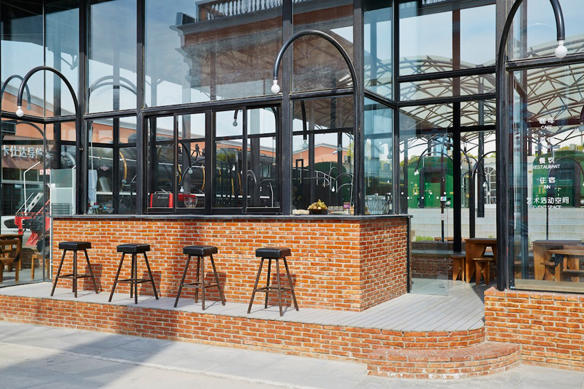 KUU train inn shanghai china designboom