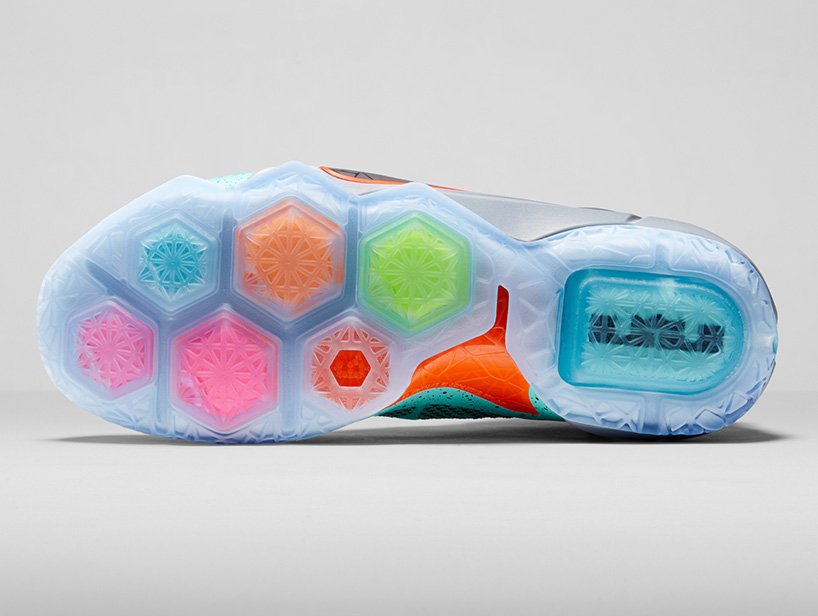 nike shoes with hexagons on the bottom