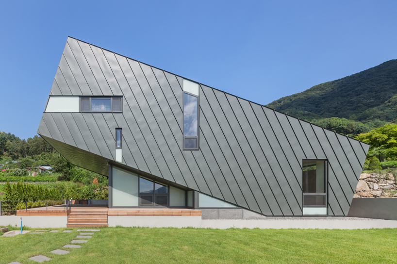 PRAUD leaning house chungpyong korea