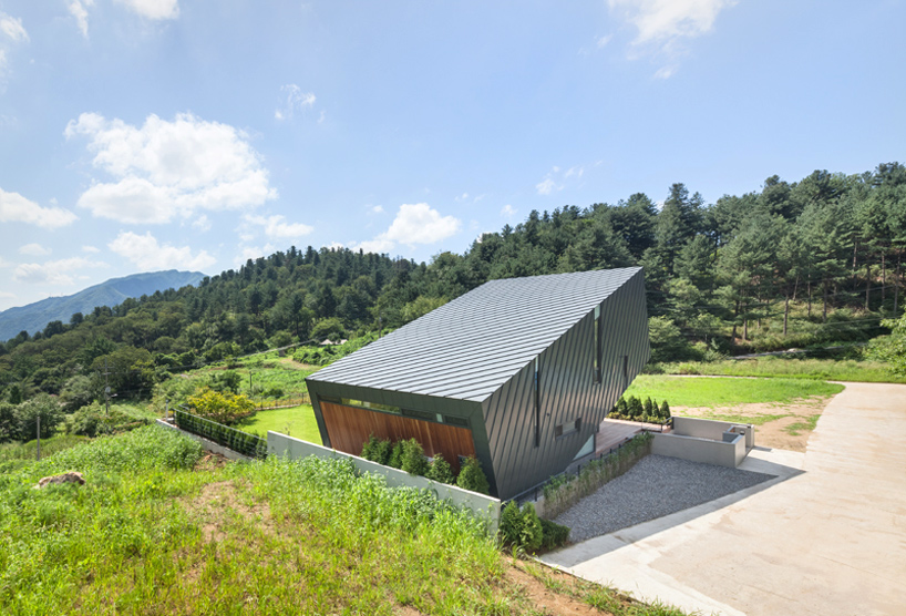 PRAUD leaning house chungpyong korea