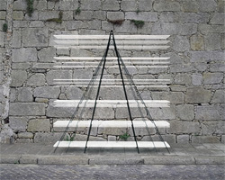 ARCHIEE's échelle adjusts to any space with modifiable ladders