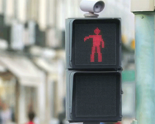 smart's dancing traffic light entertains waiting pedestrians