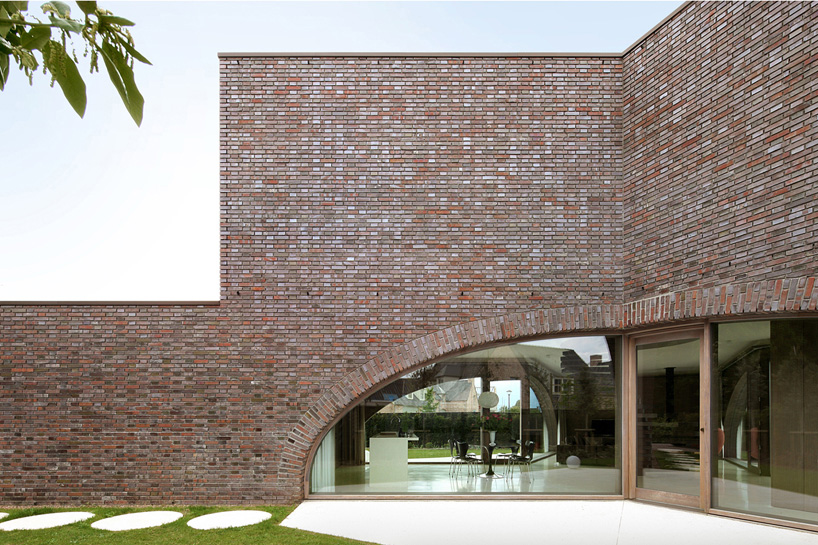 dieter de vos architecten triple brick arch house