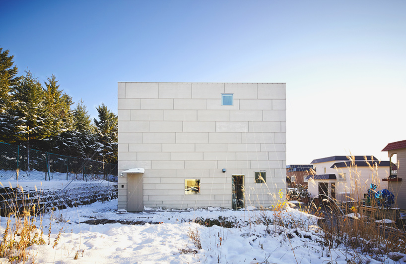 jun igarashi case house sapporo japan designboom