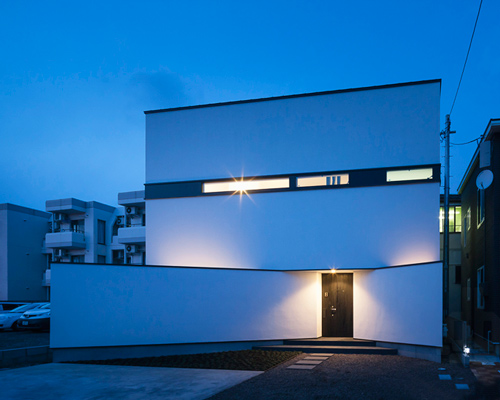jun ishikawa's box house in fukushima offers residential privacy