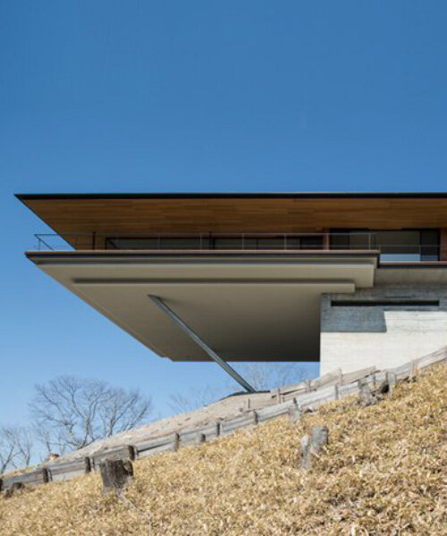 kidosaki architects studio cantilevers house in yatsugatake mountains