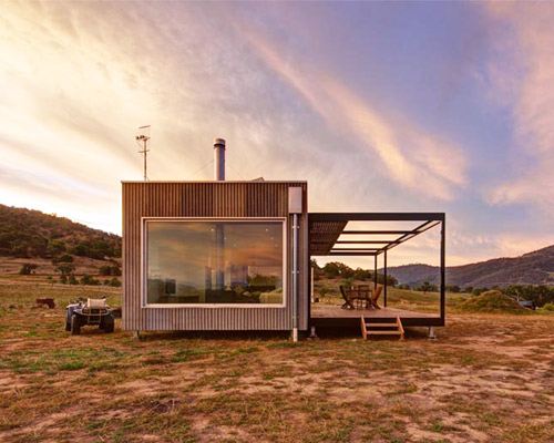 tintaldra cabin by modscape exists autonomously in rural australia