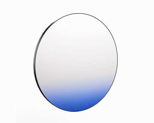phillip jividen reflects the earth's atmosphere with gradient mirror