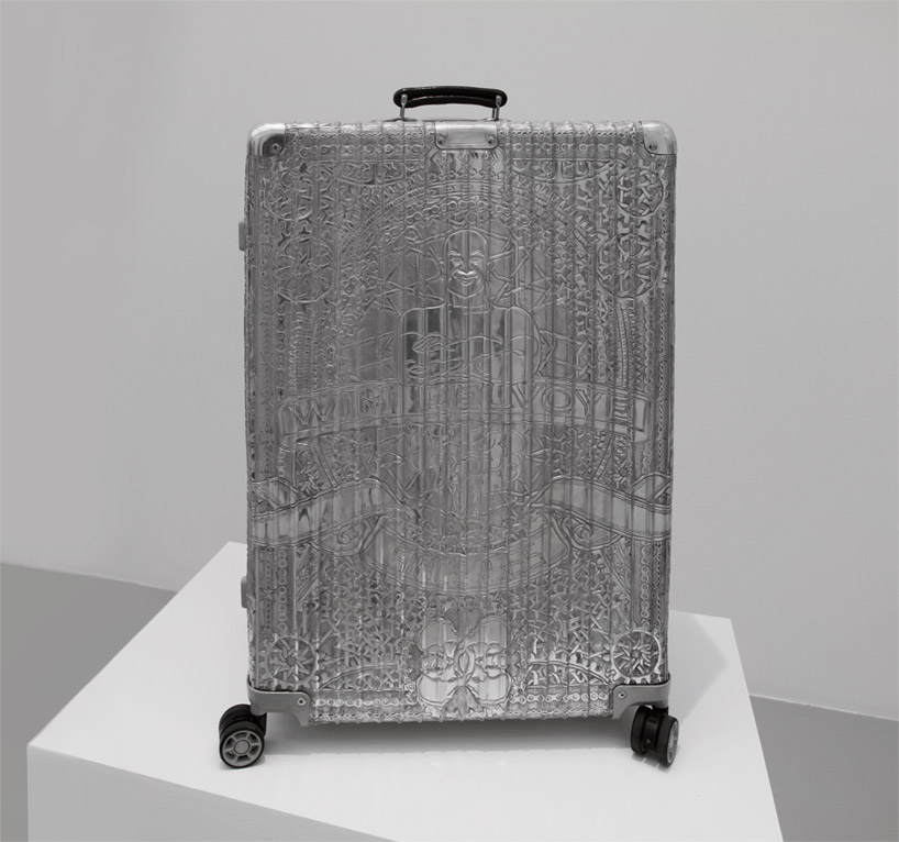 wim delvoye carves beauty into the mundane at galerie perrotin, paris