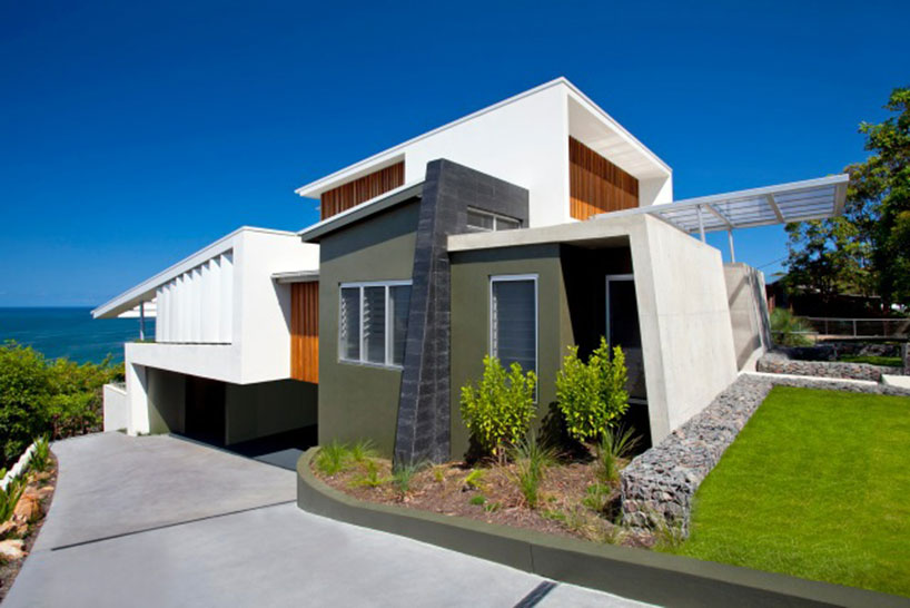 coolum bays beach house at mountain's edge by aboda design group