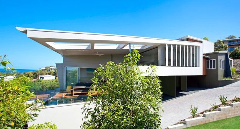 coolum bays beach house at mountain's edge by aboda design group