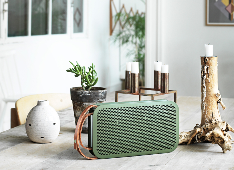 Bang & Olufsen BeoPlay A2 Bluetooth Speaker - Natural Aluminium Electronics  - Zavvi US