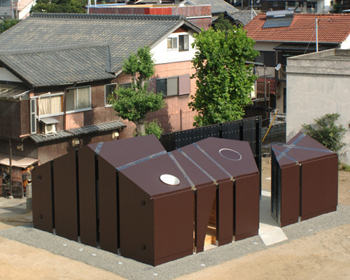daigo ishii + future-scape architects orient sliced house of toilet