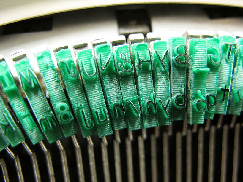 jesse england builds the comic sans typewriter 