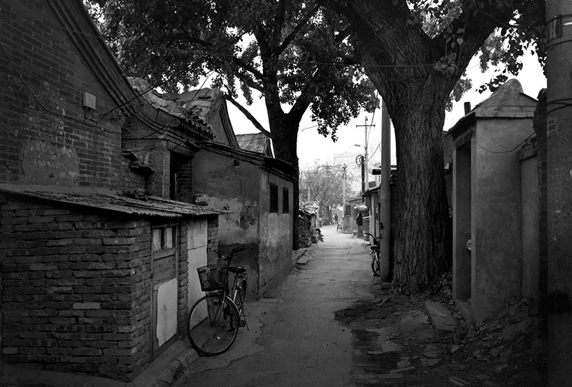 jia yong photographs beijing life in hutong exhibition at BJDW 2014