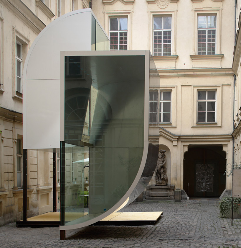 jiri prihoda forms glass dwelling to sit on the edge of a coast