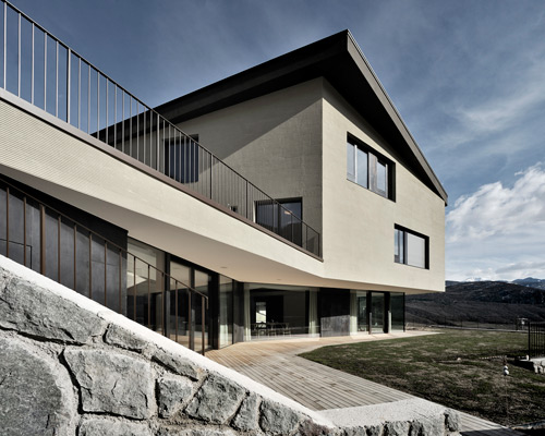 kofler-neumair house by modus architects overlooks south-tyrol, italy