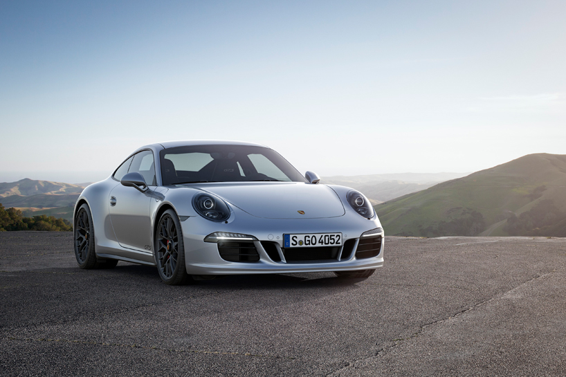 porsche-911-carrera-GTS-designboom02