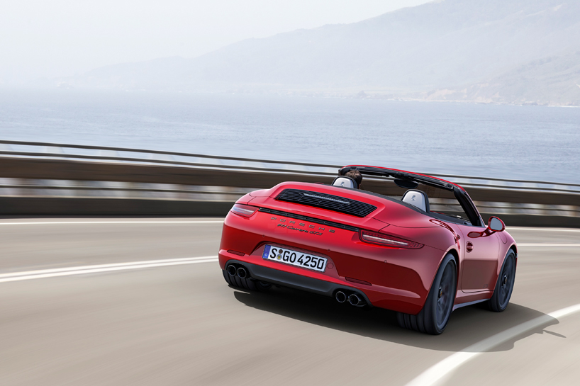 porsche-911-carrera-GTS-designboom07