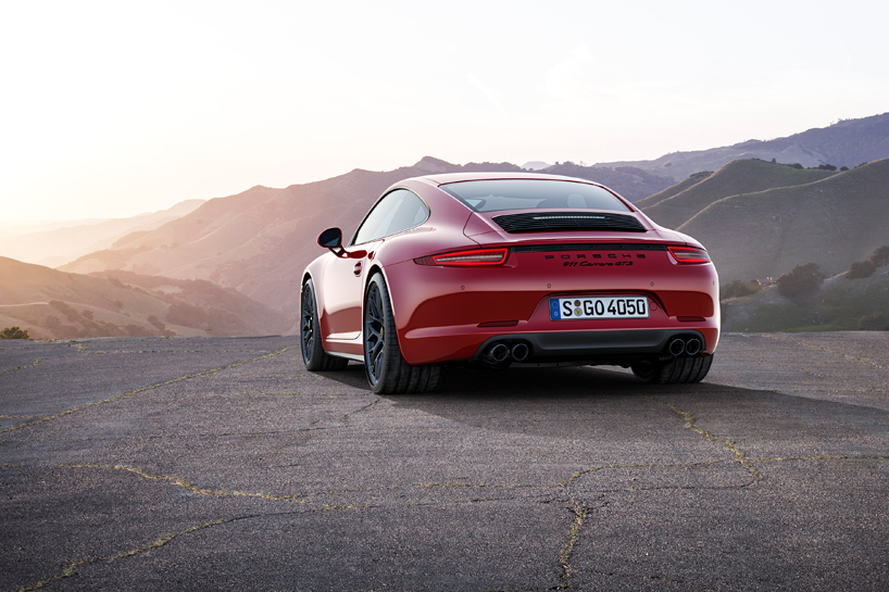 porsche-911-carrera-GTS-designboom08
