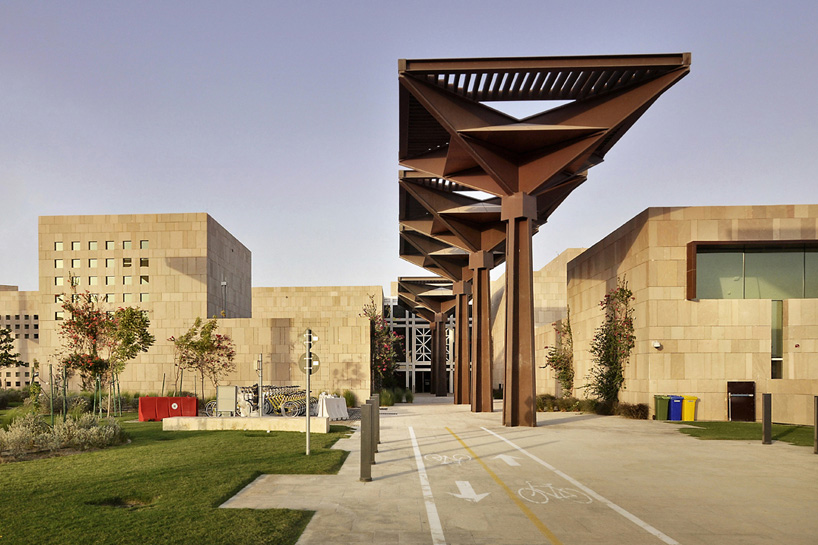 HBKU student center by legorreta + legorreta in doha