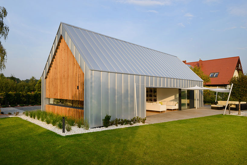 RS+ unites two materialistically opposing barns into a cohesive home