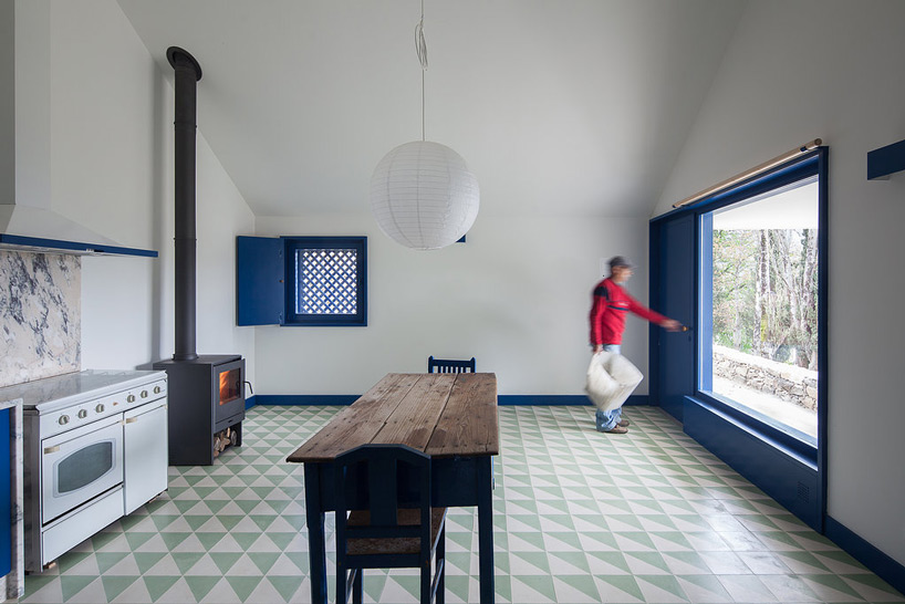 sara antunes mário ferreira arquitectos quinta da boavista casa dos caseiros caretaker's house designboom