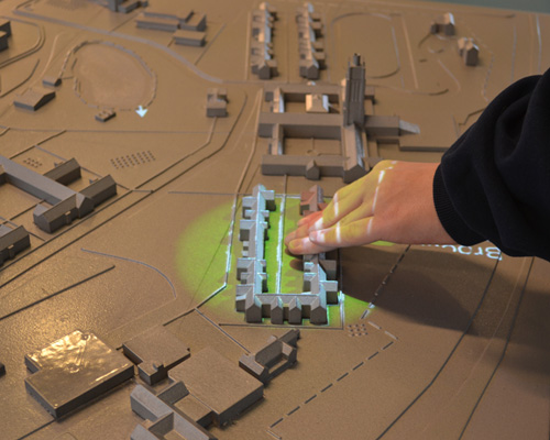 touch-responsive 3D maps provide navigation to visually impaired