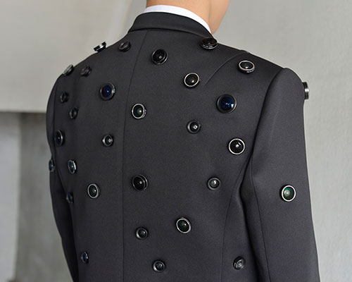 aposematic jacket: a self defense surveillance suit by shinseungback kimyonghun