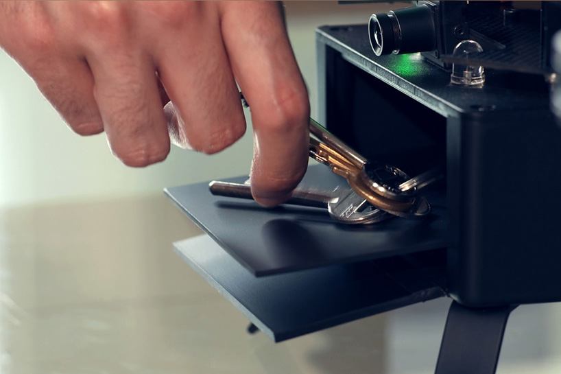 bizzby-sky-drone-designboom02